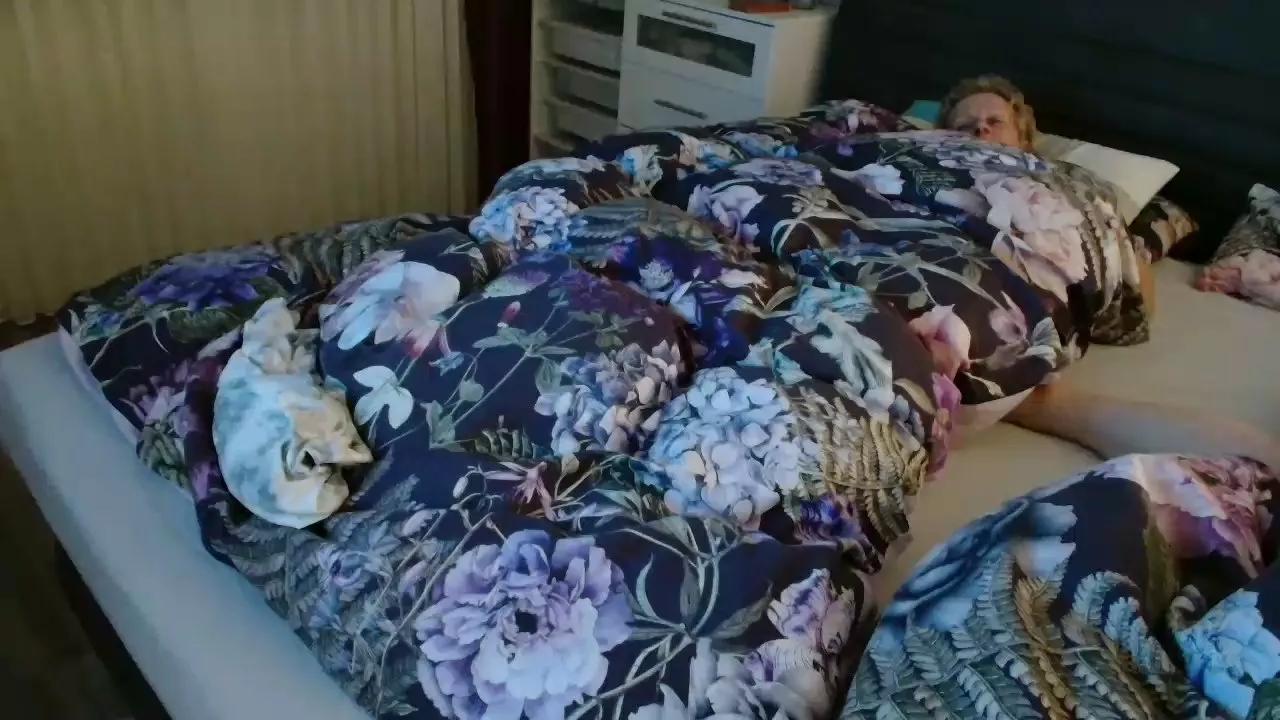 skytourmz_xxx on Cam4 