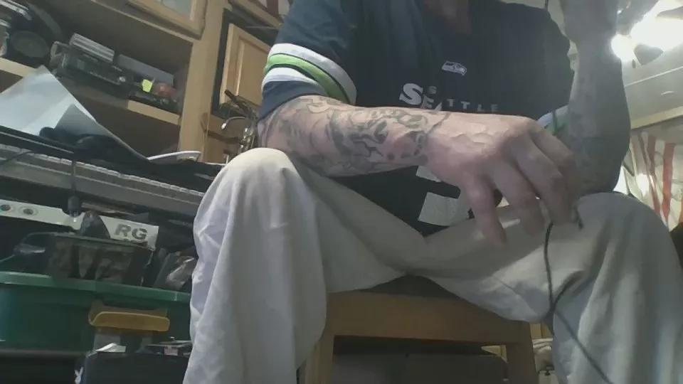 studioman123 on Cam4 