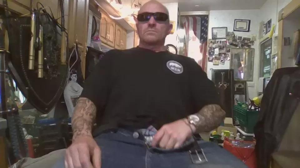 studioman123 on Cam4 