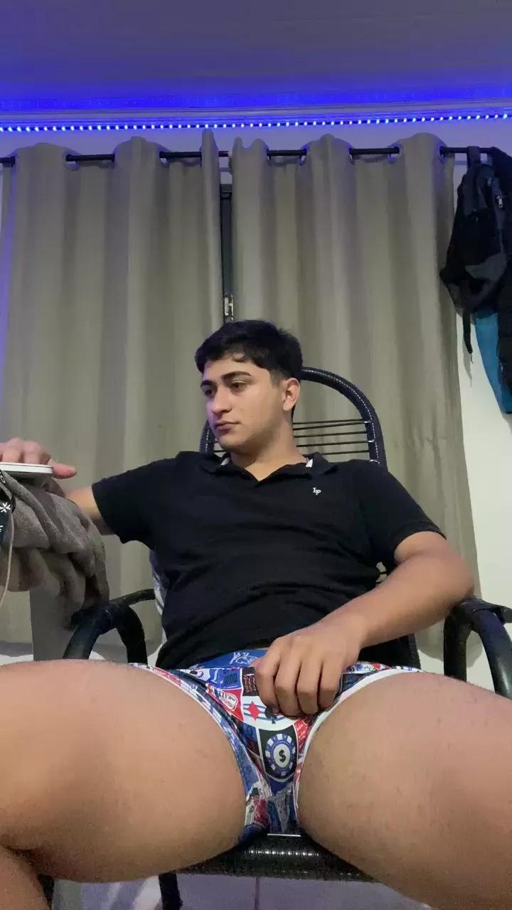 Tavinh067 on Cam4 