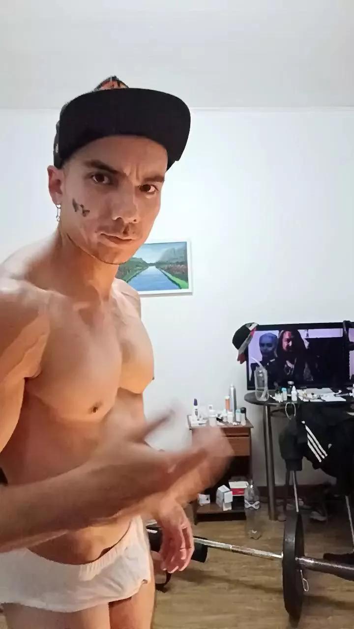 thisclownboy on Cam4 