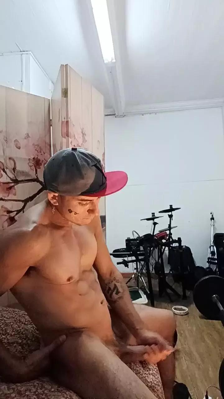 thisclownboy on Cam4 