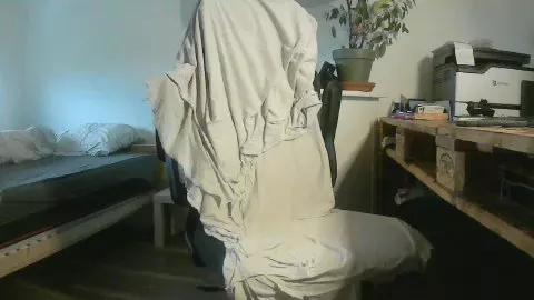 tobi_nrw1990 on Cam4 