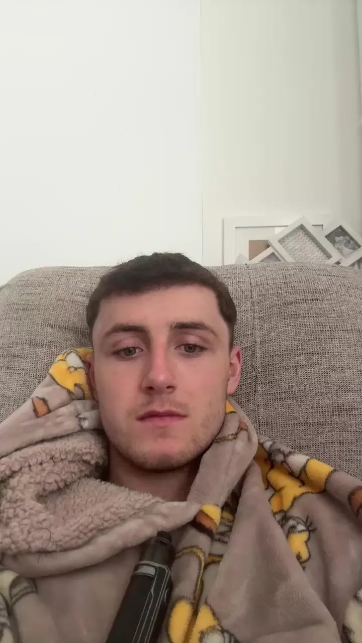 Valleyboy200 on Cam4 