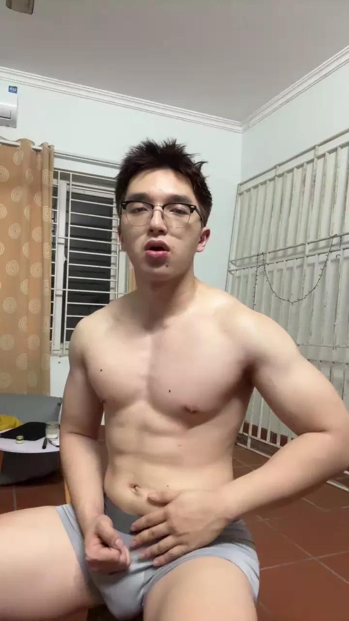 VieMuscularStu on Cam4 