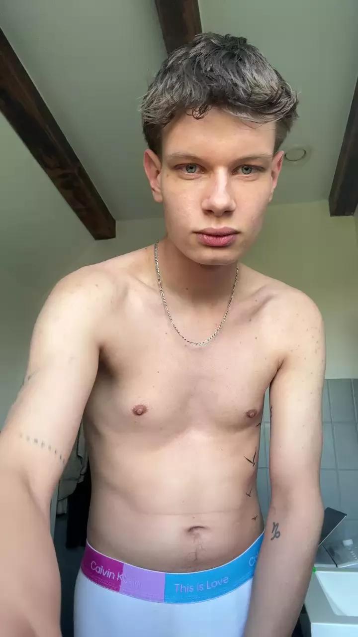 wantedboy3 on Cam4 