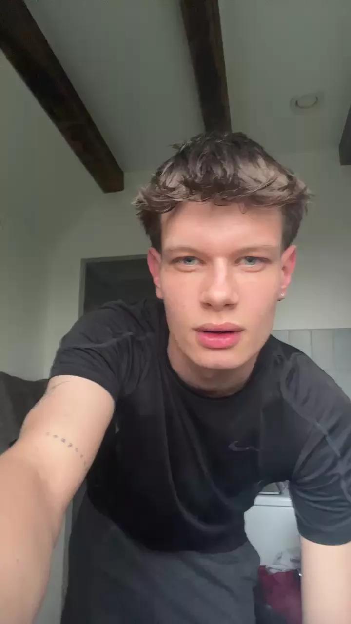 wantedboy3 on Cam4 