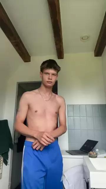 wantedboy3 on Cam4 