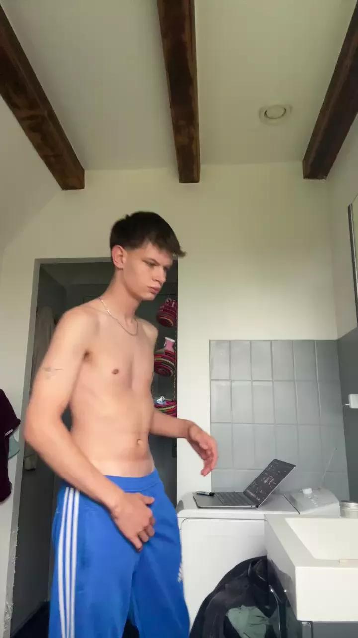 wantedboy3 on Cam4 
