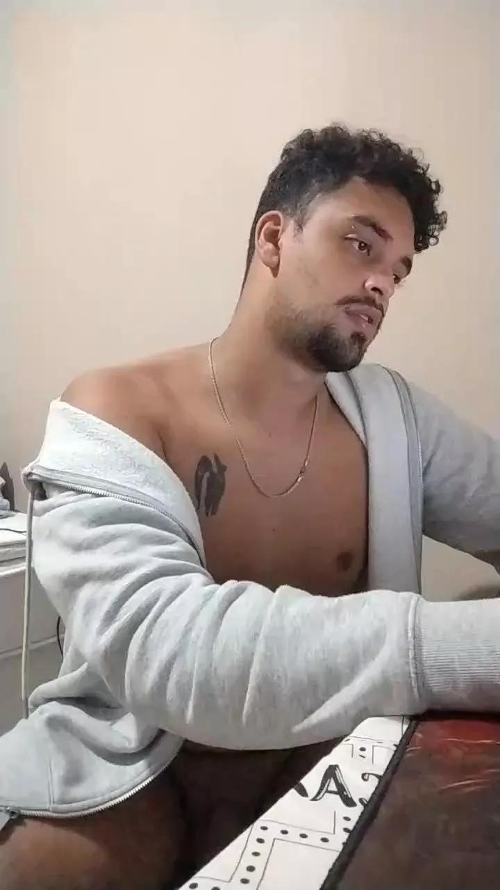 xcumshot3323 on Cam4 
