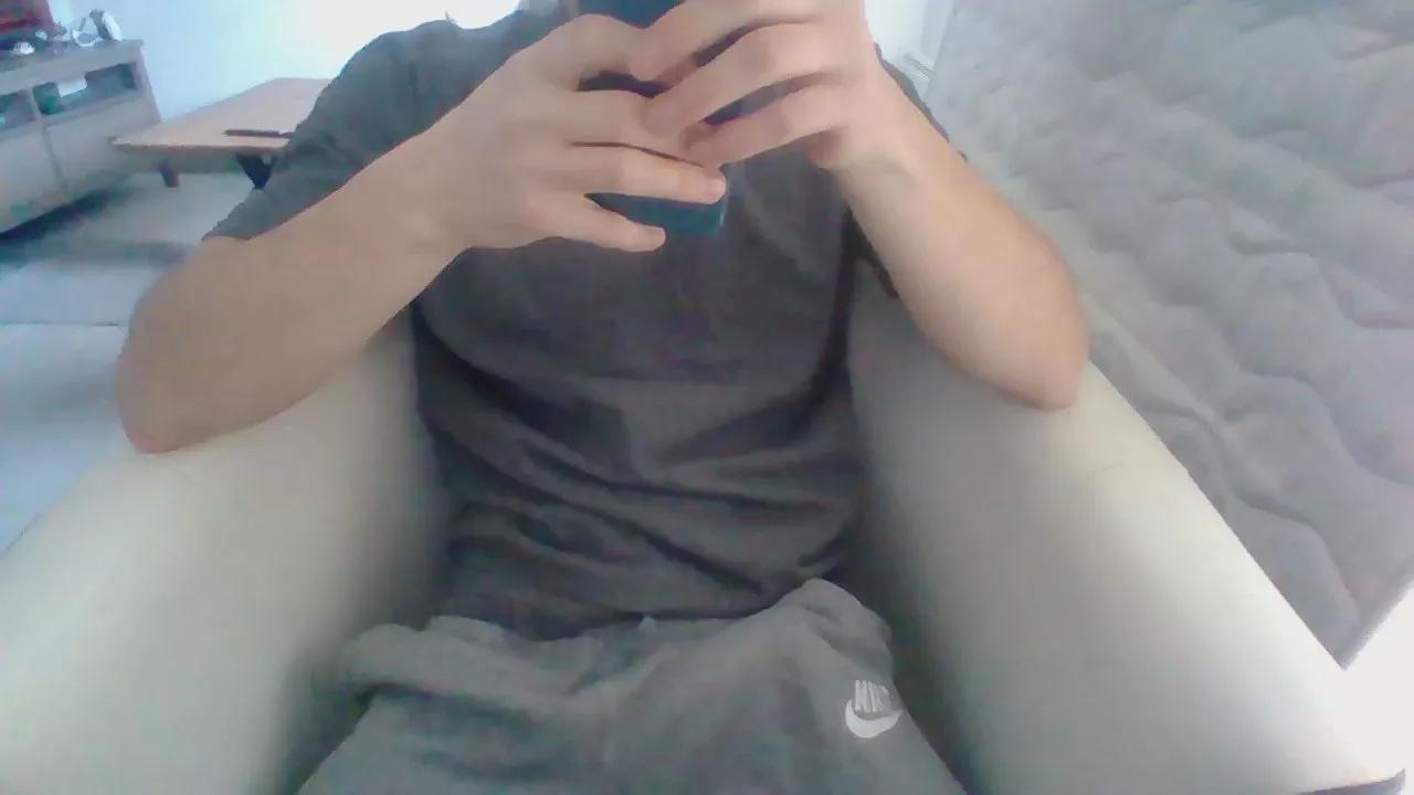 yeazzyy69 on Cam4 