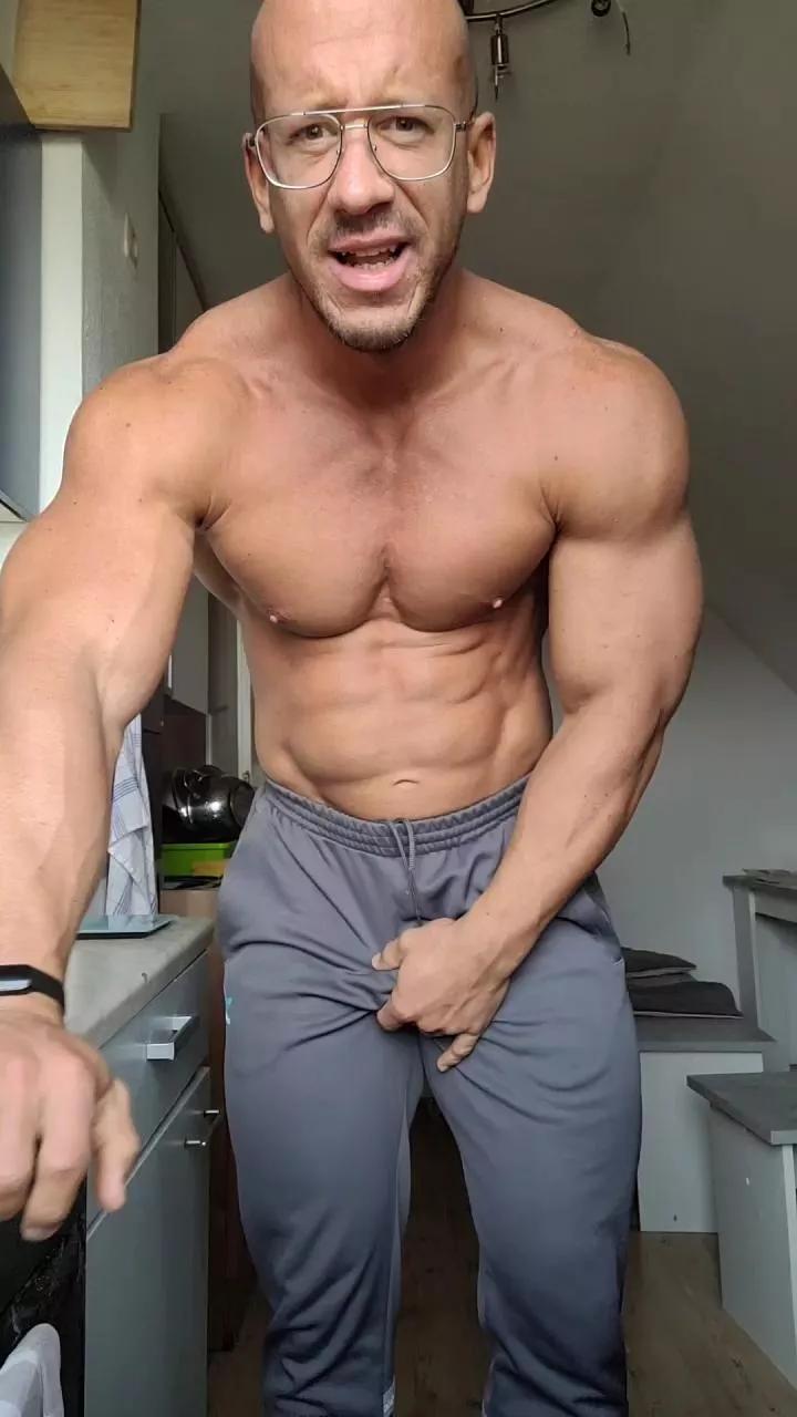 yumyum18 on Cam4 