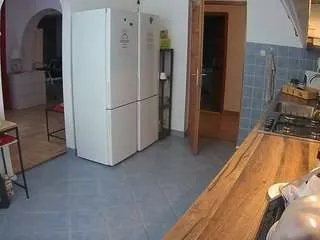 Offline voyeurcam-julmodels-kitchen on CamSoda