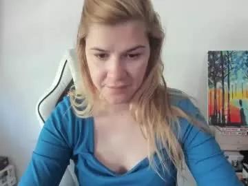 artsyandcraftsy_ on Chaturbate 