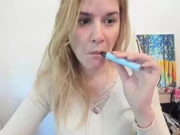 artsyandcraftsy_ on Chaturbate 