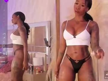 brunettklaryss on Chaturbate