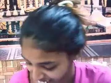 indiansexyslender4u2luv on Chaturbate 