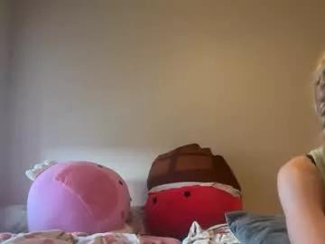 Freechat kenziesmithh on Chaturbate