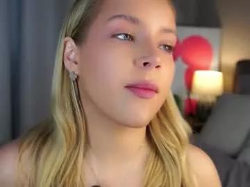 lipswithsmileonthem on Chaturbate