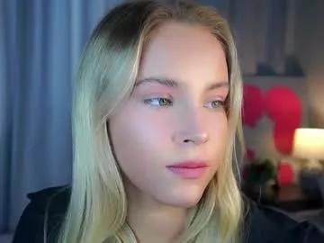 lipswithsmileonthem on Chaturbate