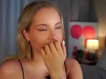 lipswithsmileonthem on Chaturbate