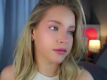 lipswithsmileonthem on Chaturbate