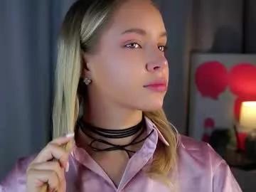 lipswithsmileonthem on Chaturbate