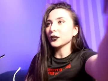 littlee33 on Chaturbate