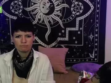lovelockedlips on Chaturbate