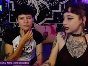 lovelockedlips on Chaturbate