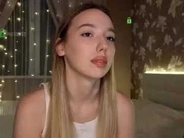 Freechat lovelusik on Chaturbate