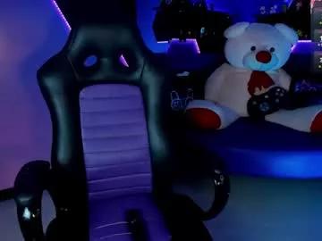 lucylovelyy1 on Chaturbate