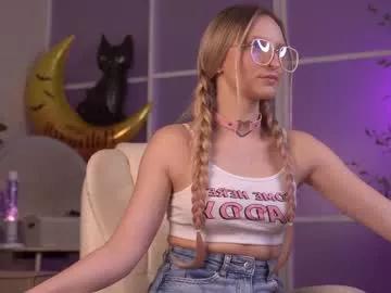 marylunamay on Chaturbate