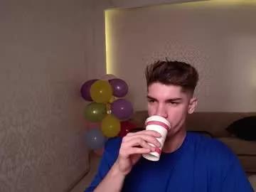 Freechat maxkaiden on Chaturbate