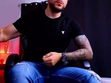 mightyaaron on Chaturbate