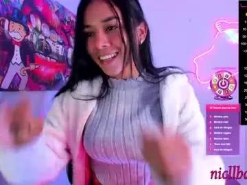 nicollbashel on Chaturbate