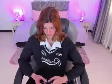 nora_vennucci on Chaturbate