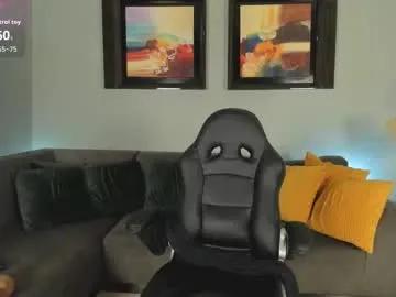 puiyee_ on Chaturbate