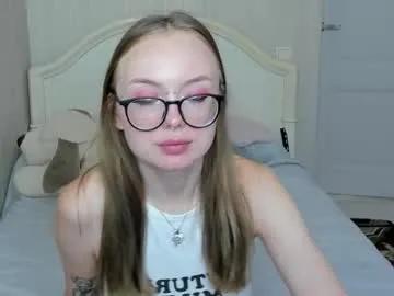 Freechat shy_suchka on Chaturbate