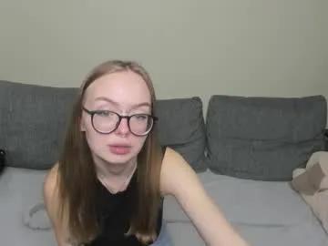 Freechat shy_suchka on Chaturbate