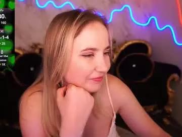 Freechat sofiebloom on Chaturbate