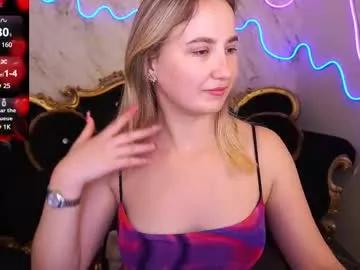 Freechat sofiebloom on Chaturbate