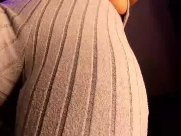 xlaracroftx on Chaturbate