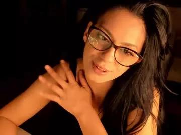 xlaracroftx on Chaturbate