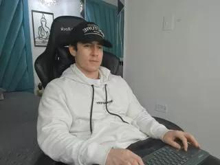 aaron_bain on Flirt4Free 