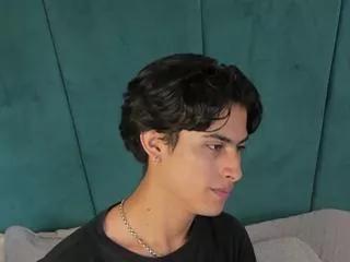 aaron_ez on Flirt4Free 