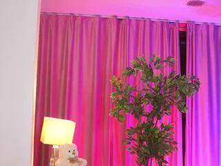 chica_ora on Flirt4Free 