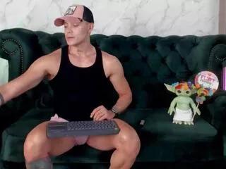ken_zaenz on Flirt4Free 