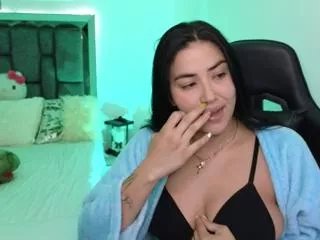 lola_dove on Flirt4Free 