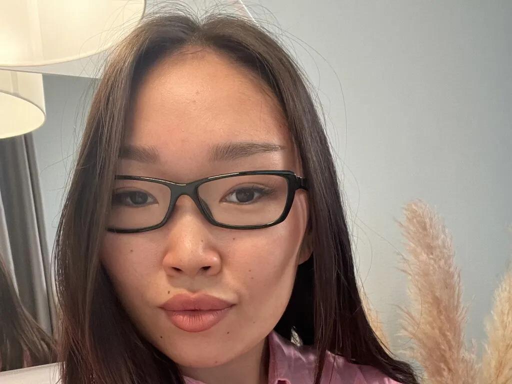 Offline AdriaNochi on LiveJasmin